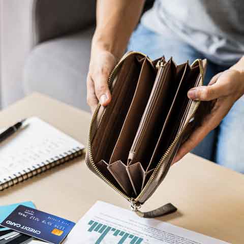 Cash flow forecasting  - How to forecast cash flow like a founder. Planning growth with confidence for SMEs in the UK