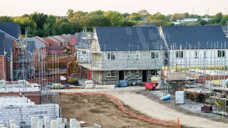 Construction: A builder in Falmouth
A 12-person building firm focused on extensions and retrofit work. Higher wage levels from April 2026 and subcontractors being pulled into VAT earlier will put pressure on project margins.
Their focus: debtor control, VAT planning and timing equipment purchases for 2026/27.
Harland support: management accounts, cashflow and full expensing modelling.