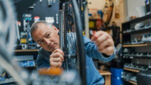 Comparison of VAT schemes for UK small businesses including standard, cash accounting and flat rate